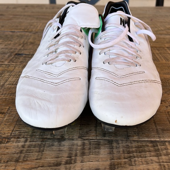 Nike tiempo legend 9 Elite FG cleats - Picture 4 of 8